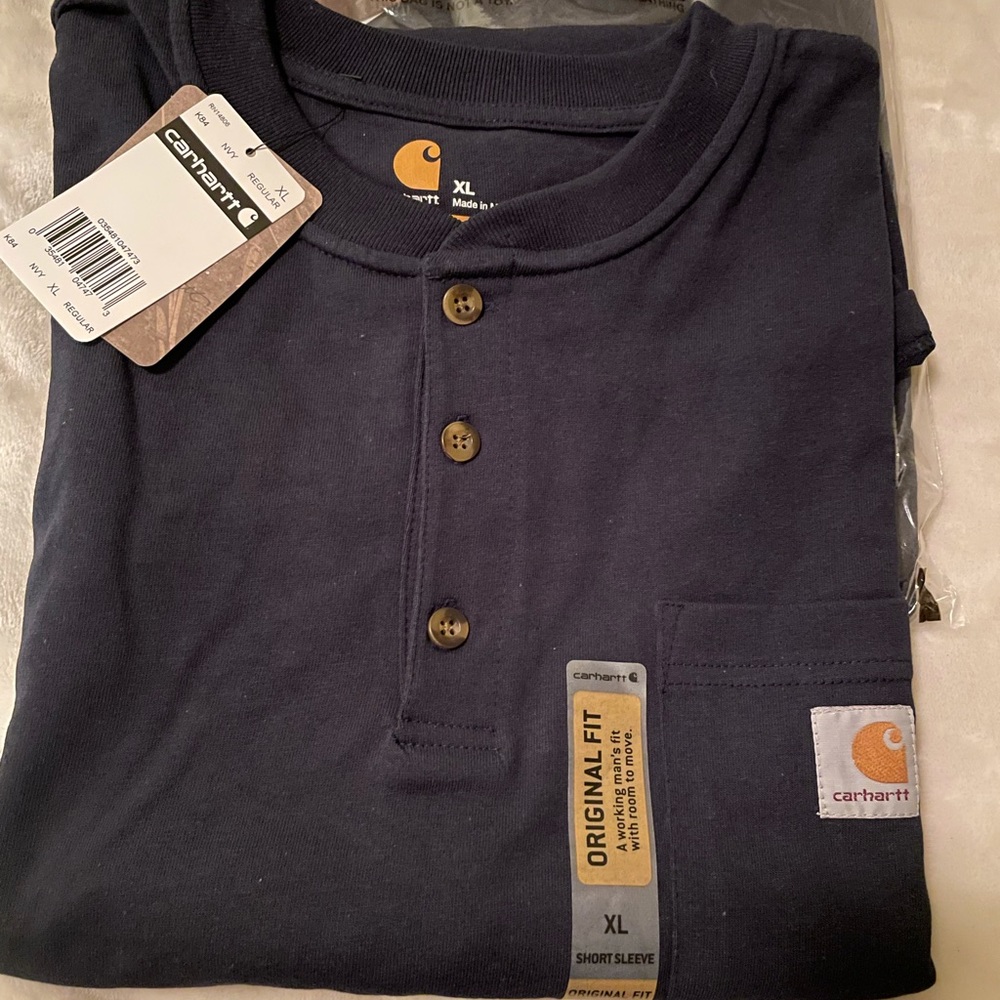 New never been worn Carhartt short sleeve original fit